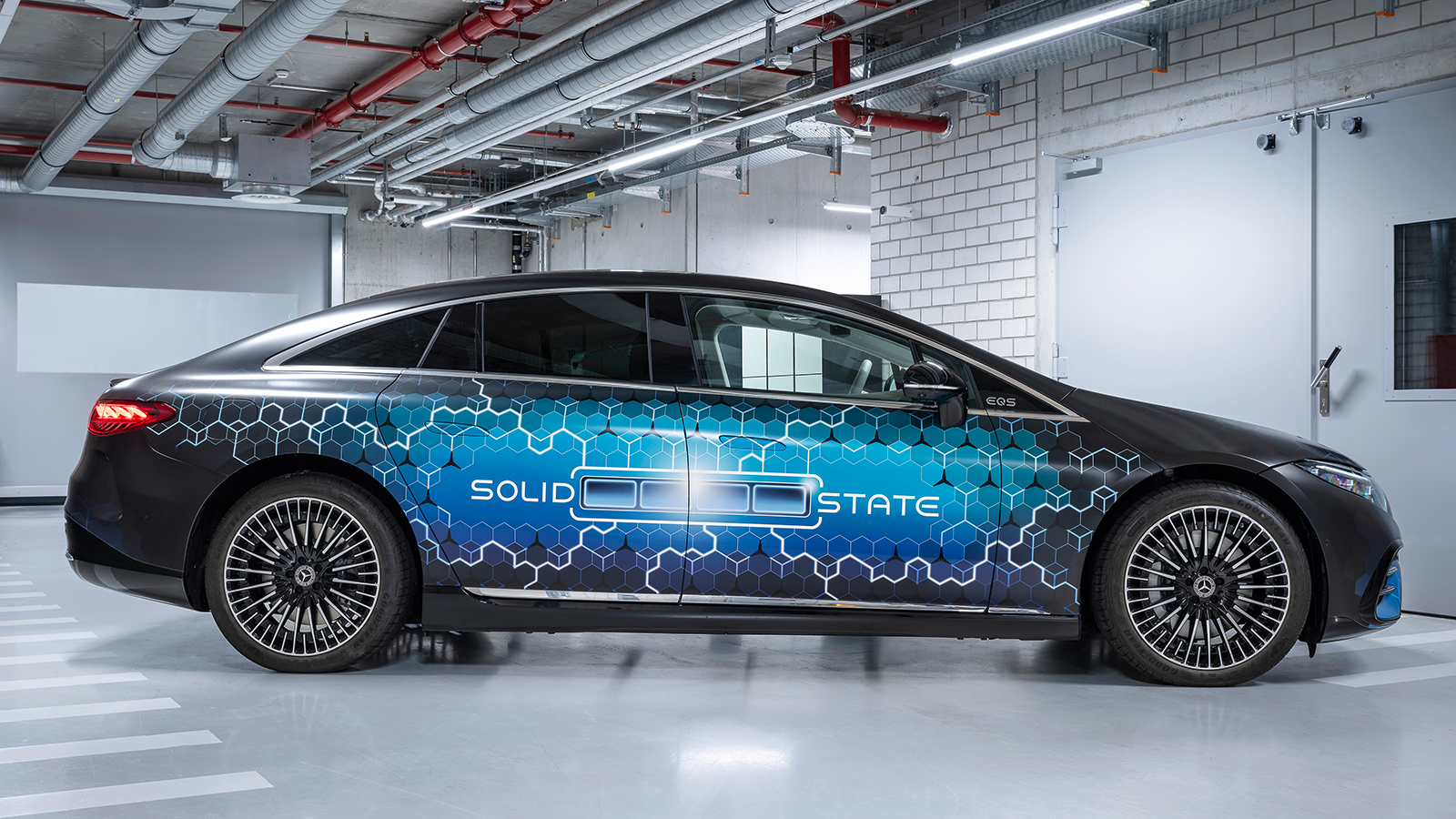 Ξεπέρασε τα 1.000 χλμ. αυτονομία η Mercedes EQS με μπαταρία solid-state